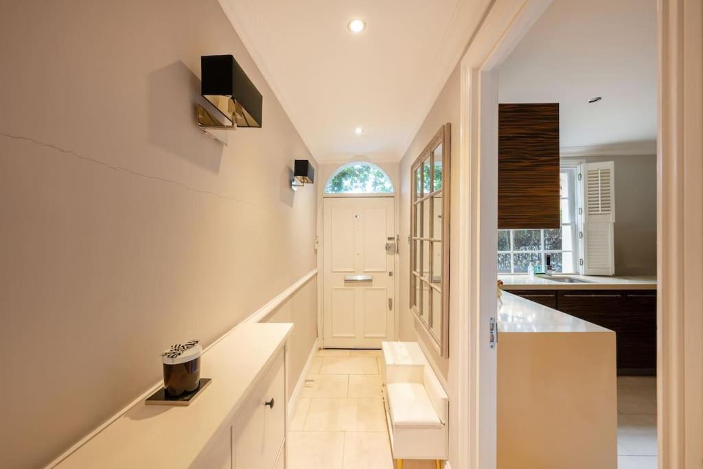 Fairytale Garden House - Next To Victoria Station & Pet Friendly Londen